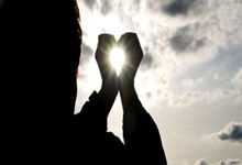 嗯，先聊点实在的吧。天涯社区是啥？嘿，它就是个超火的网络社区，大家为了各种话题聚会交流。刚过完一个长假回到三亚，心情还high着，别提多惬意了。